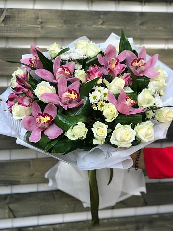 Букет цветов из: Розы и Хризантемы в Курманаевка