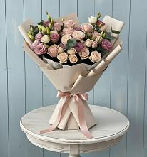 Букет цветов из:  Розы и Лизиантусы в Курманаевка