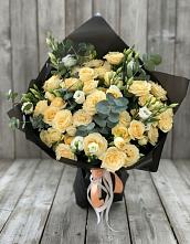 Букет цветов из:  Розы и Лизиантусы в Курманаевка