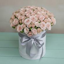 Цветочная композиция из Розы в шляпной коробке в Курманаевка