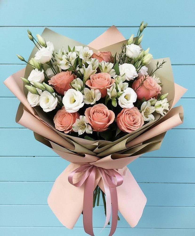 Букет цветов из: Розы, Альстромерии и Лизиантусы в Курманаевка