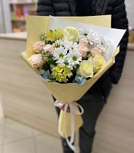 Букет цветов из:  Альстромерии, Розы и Хризантемы в Курманаевка