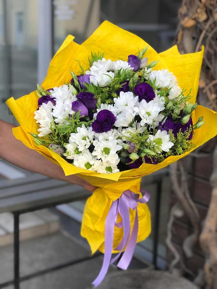 Букет цветов из: Ирисы, Хризантемы и Ромашки в Курманаевка
