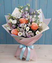 Букет цветов из:  Лизиантусы, Розы, Альстромерии и Гипсофила в Курманаевка