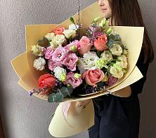 Букет цветов из:  Розы, Лизиантусы и Гвоздики #REPLACE_PRED# Курманаевка