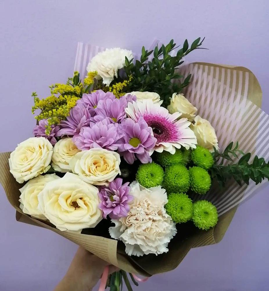 Букет цветов из: Хризантемы, Розы, Гвоздики и Герберы в Курманаевка