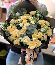 Букет цветов из:  Розы и Лизиантусы в Курманаевка