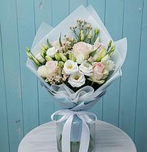Букет цветов из:  Розы и Лизиантусы в Курманаевка