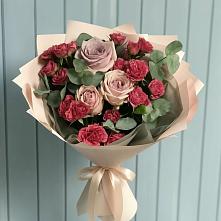 Букет цветов из:  Гвоздики и Розы в Курманаевка