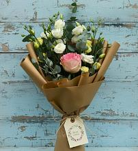 Букет цветов из:  Розы и Лизиантусы в Курманаевка