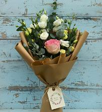 Букет цветов из:  Розы и Лизиантусы в Курманаевка