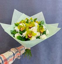 Букет цветов из:  Орхидеи и Розы в Курманаевка